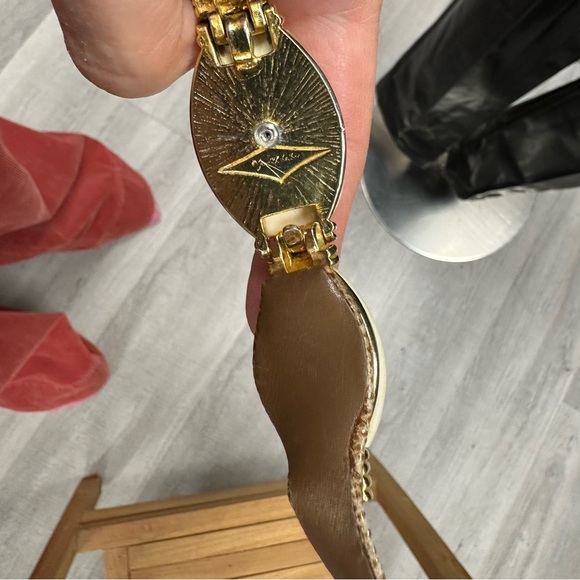 Judith Leiber Adjustable Embellished Leather Belt | Gold & Ivory | S–XL - Picture 7 of 8